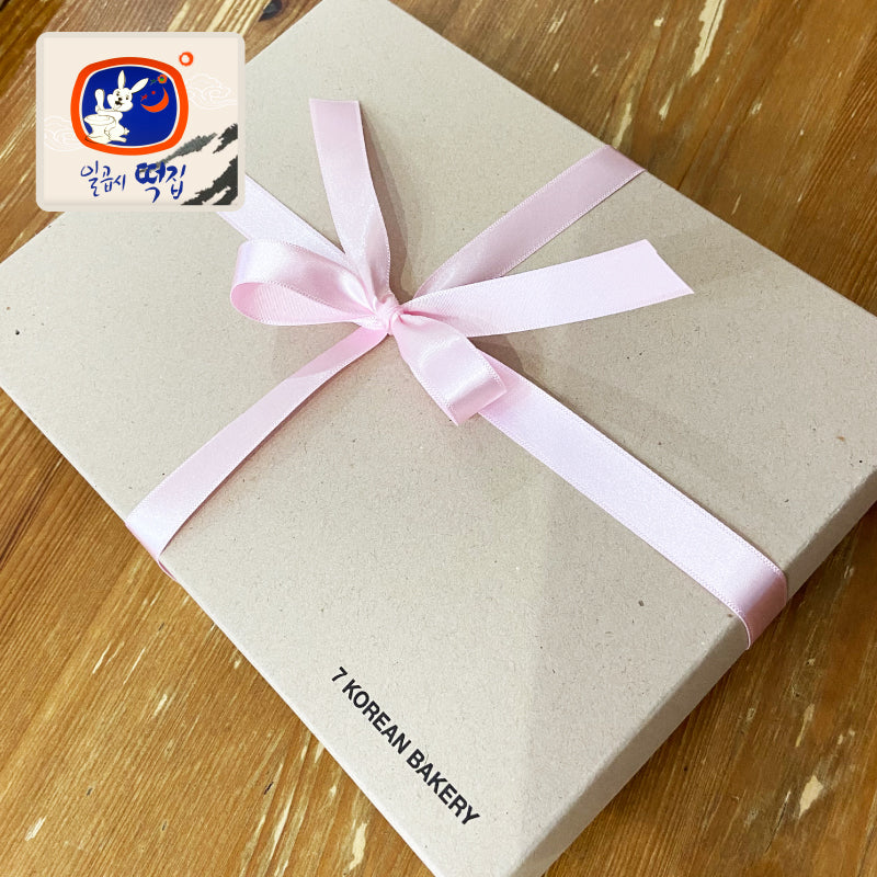 <tc>Seven Korean Bakery • Gift Pack (Large) </tc>